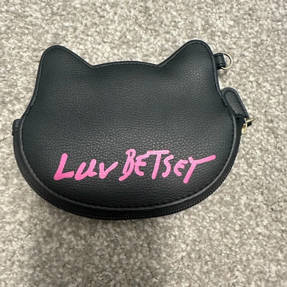 Betsy Johnson Cat Wallet! - Picture 2 of 3